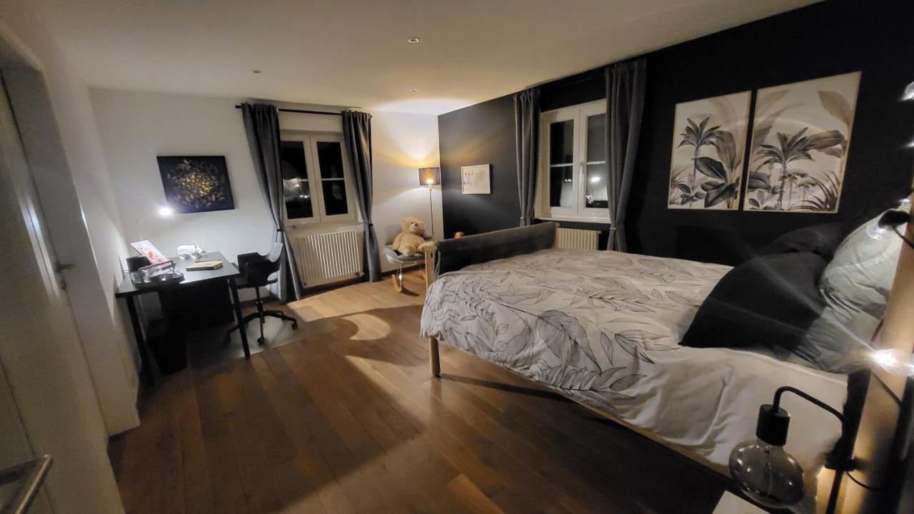 Sherlock'S Home - Guest House Namen Buitenkant foto